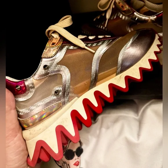 Louboutin Loubishark gym shoe 👟
Box and dust bags included - Picture 6 of 9